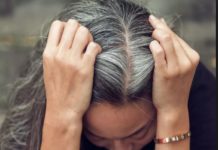 କେଶ ପାଚୁଛି କି? ଆପଣାନ୍ତୁ କିଛି ଘରୋଇ ଟିପ୍ସ