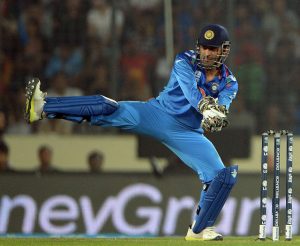 MS Dhoni Funny Keeping 