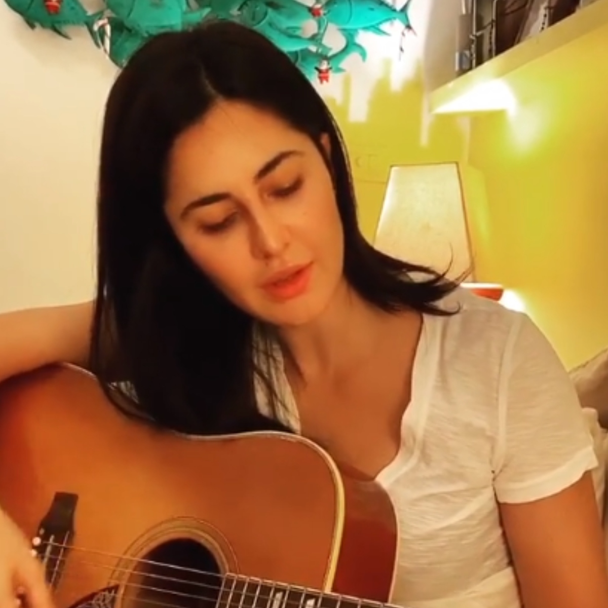 katrina kaif guitar