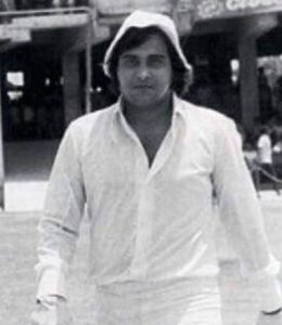 vinod khanna and cricket